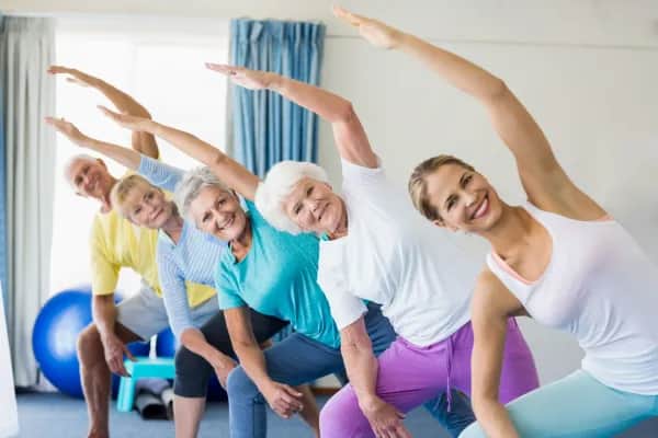 Rehasport mit älteren Personen